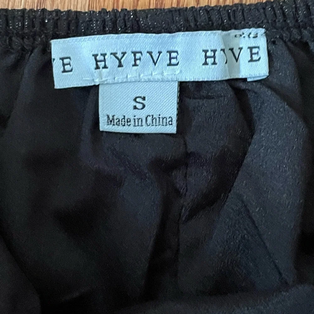 NWOT Black Sparkle Long Sleeve On-Off-Shoulder Crop Top. Small.🖤 - Picture 3 of 13